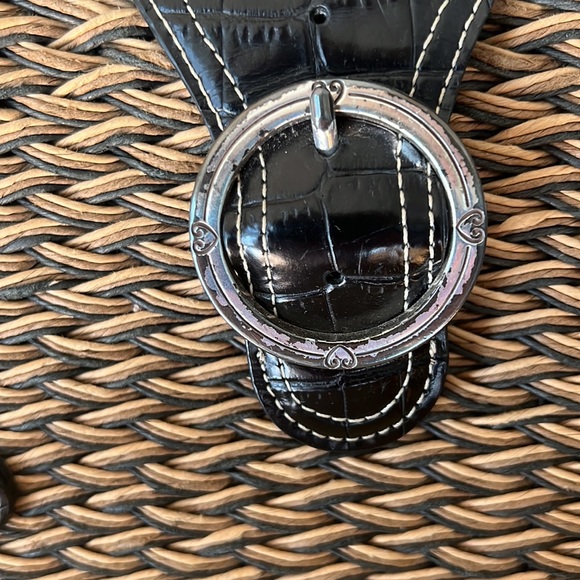 Vintage Brighton Straw Handbag. some tarnish on buckles In good condition - Picture 5 of 9